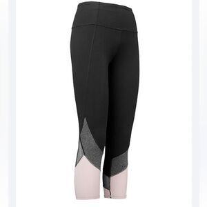 Athleta Colorblock Mesh Salutation Capri Size Small